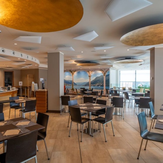 Hotel Cruise Breakfast